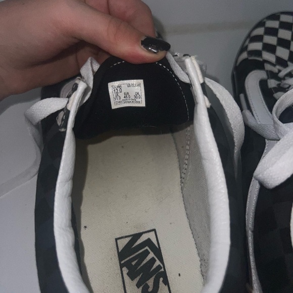 Men’s size 12 red white, black checkered shoes - Picture 3 of 6